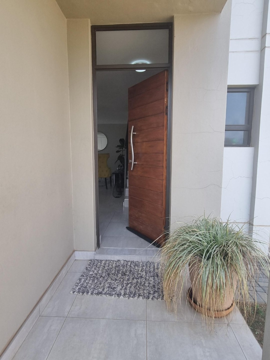 3 Bedroom Property for Sale in Ifafi North West